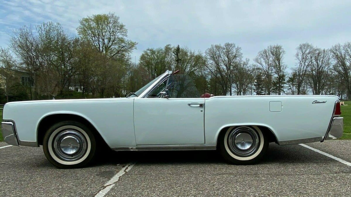 This Stubby Lincoln Continental Is Your Perfect Summer Ride