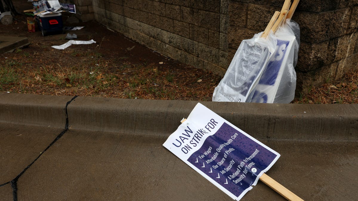 Consumers are the losers in the UAW deals with Ford, GM, and Stellantis, an auto expert argues