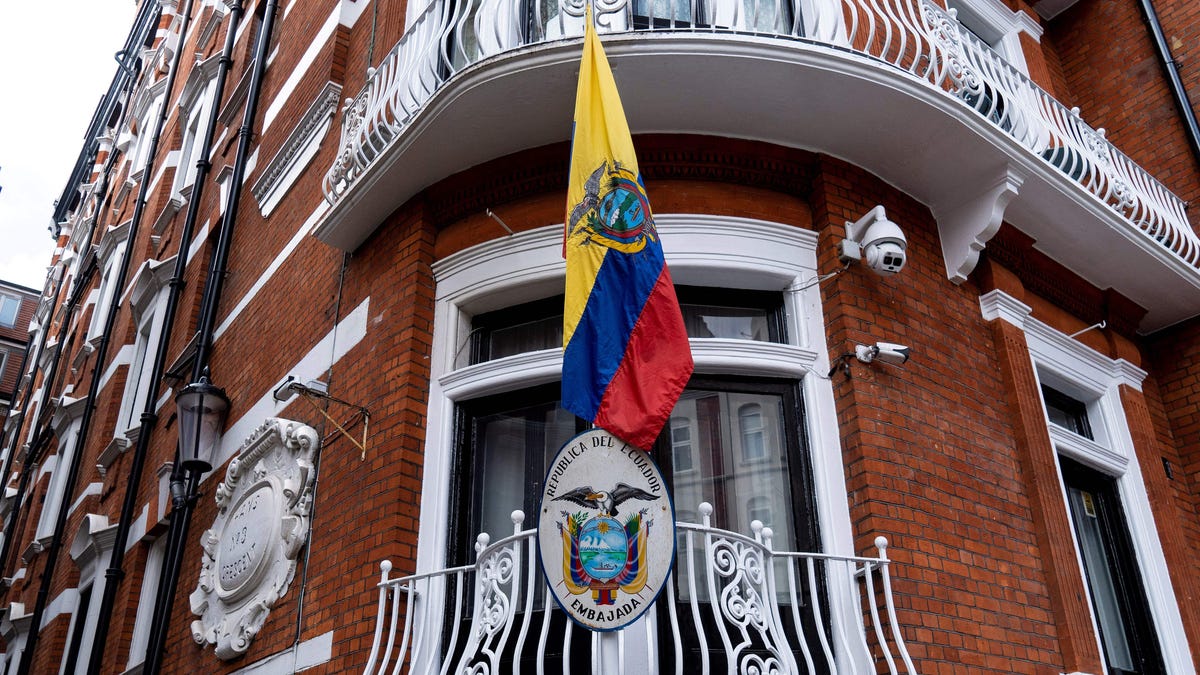 Ecuadorian Embassy Runs Ad Seeking ‘No Drama’ Tenant For Newly Vacant Room