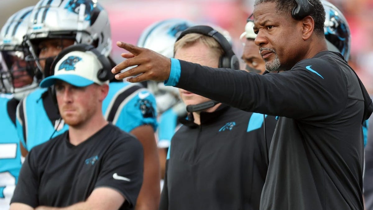 49ers DC Steve Wilks Latest To Interview For Chargers' Head-coaching Job