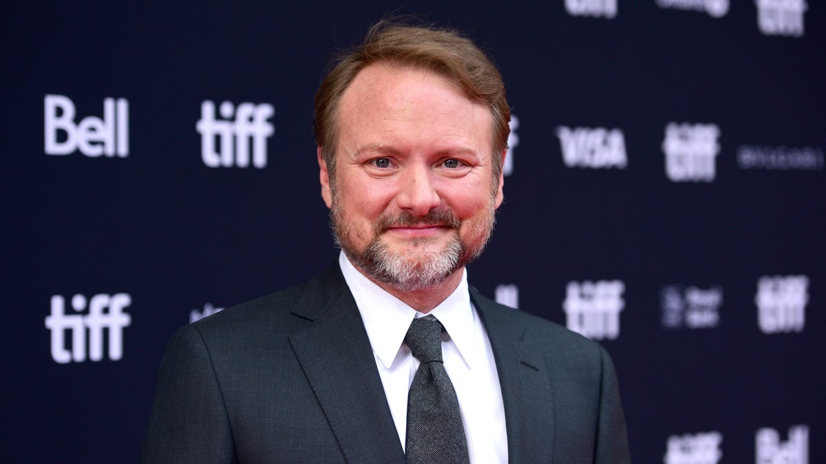 Rian Johnson Explains the Similarities of Writing Star Wars and Knives Out  Mysteries 