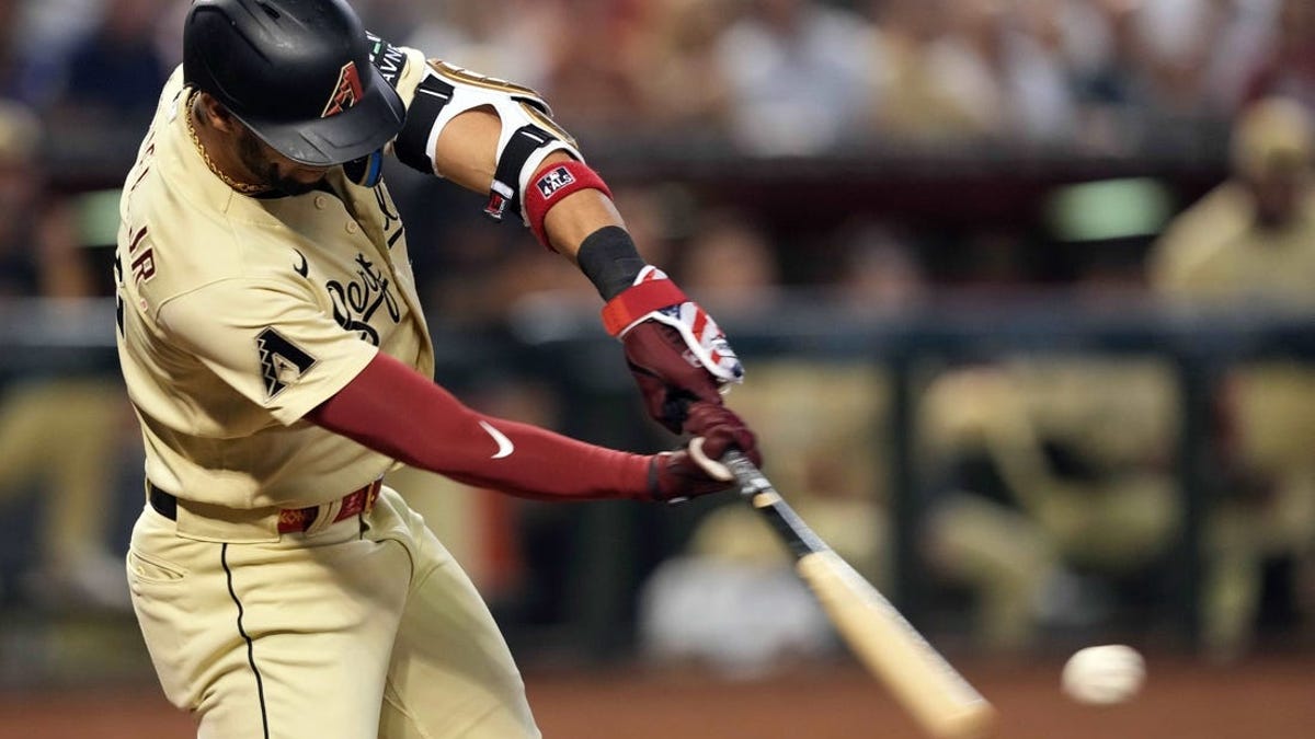 Cardinals rally, complete sweep of Diamondbacks