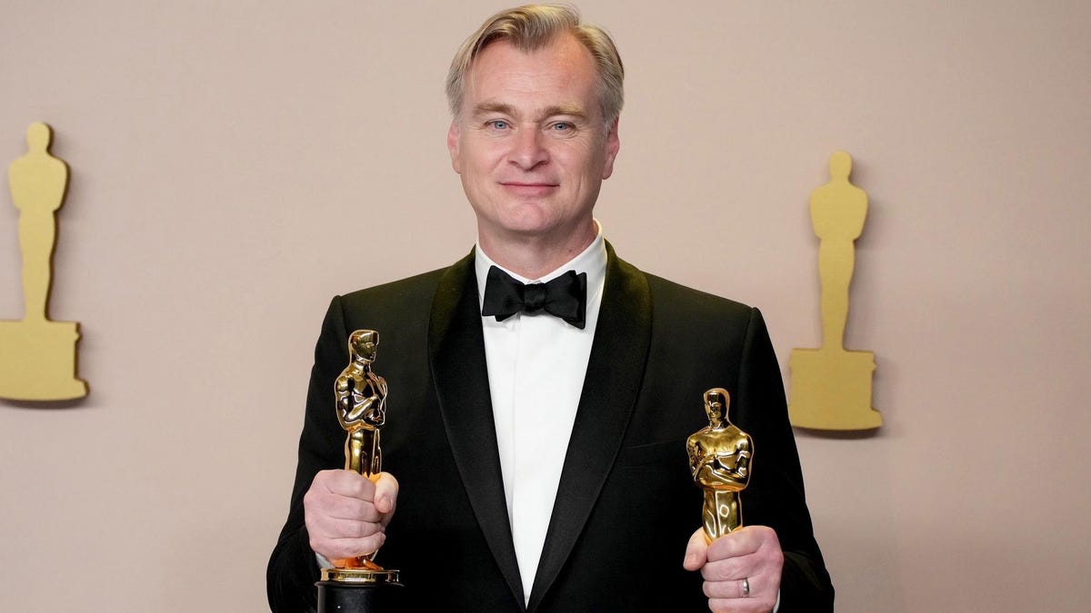 Christopher Nolan's Mysterious Next Movie Reportedly Already Has A Release Date