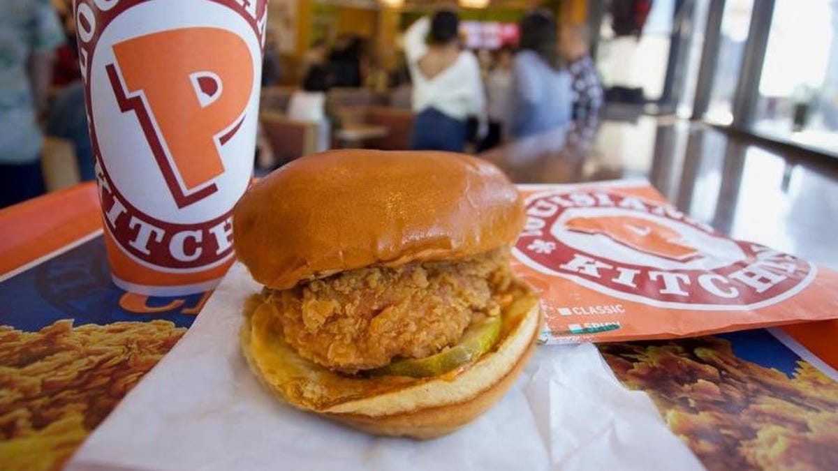 Popeyes, DoorDash to deliver free chicken sandwiches for a week