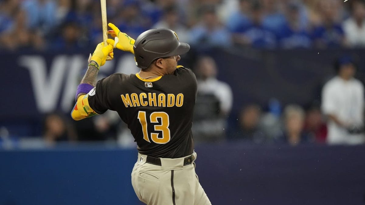 MLB/ Yu Darvish pitches Manny Machado-less Padres past D-backs