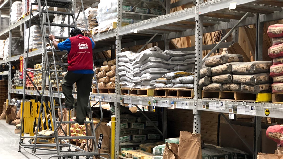 Lowe's beats Wall Street on earnings, even as the housing market chills