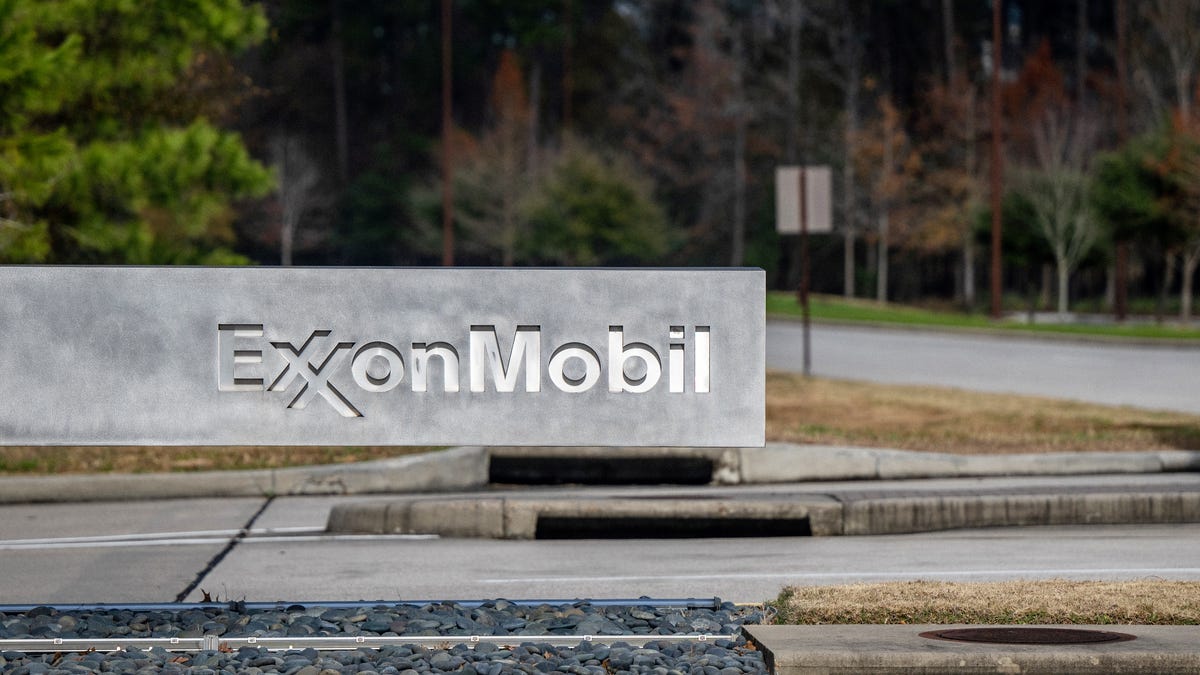 Logo of the public company Exxon Mobil Corp. displayed on a computer screen  in close-up. Credit: PIXDUCE Stock Photo - Alamy