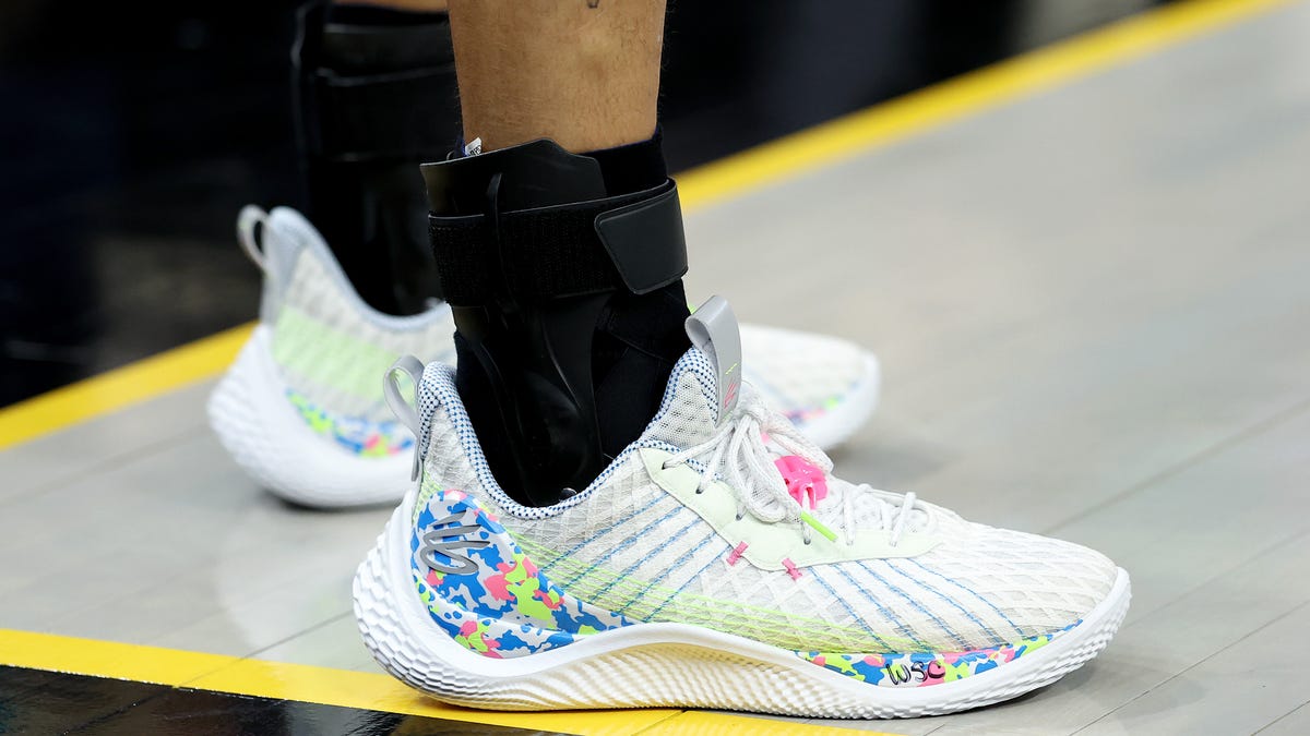 Steph Curry's biggest flaw? His Under Armour sneakers