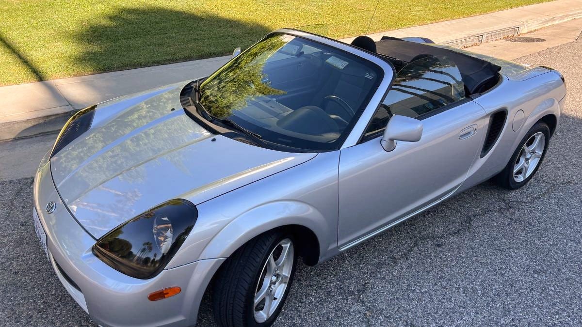 At ,495, Is This 2000 Toyota MR2 Spyder A Good Deal?