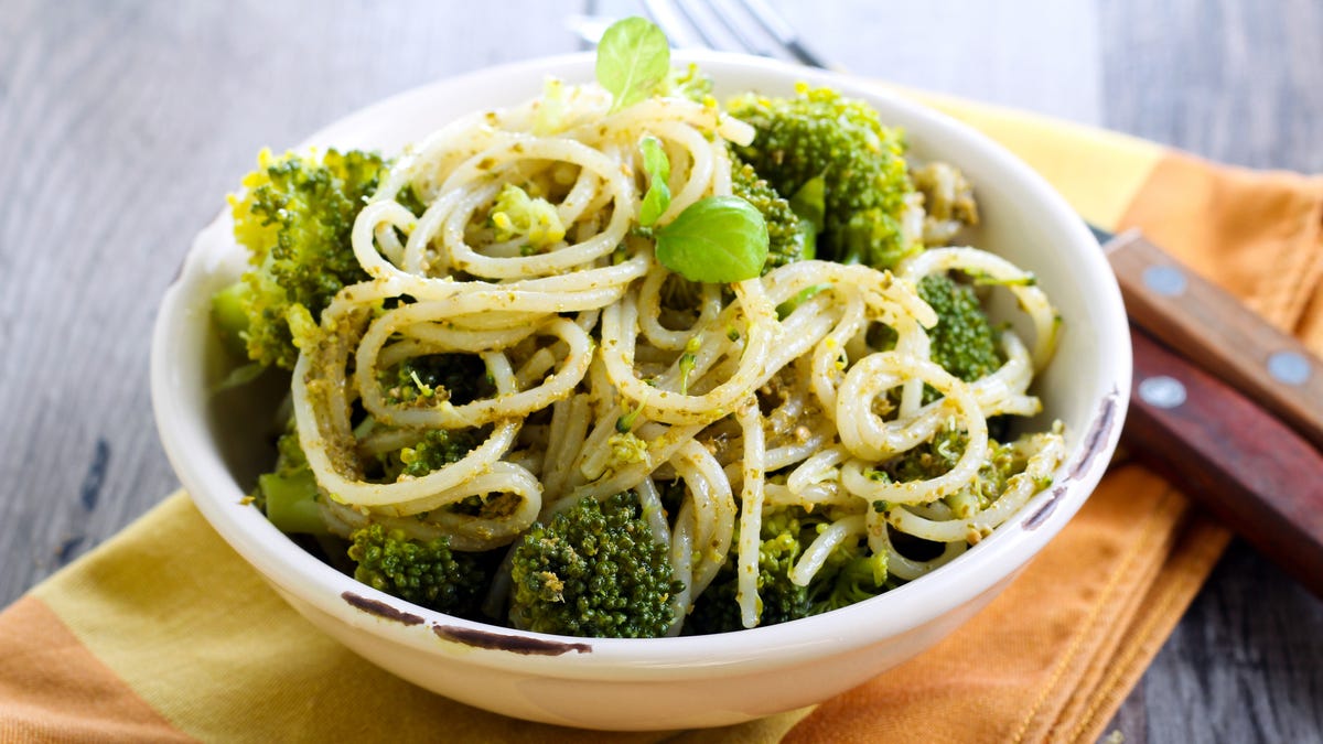 Garlic Broccoli Pasta (with a Secret Twist) - Eat Move Make