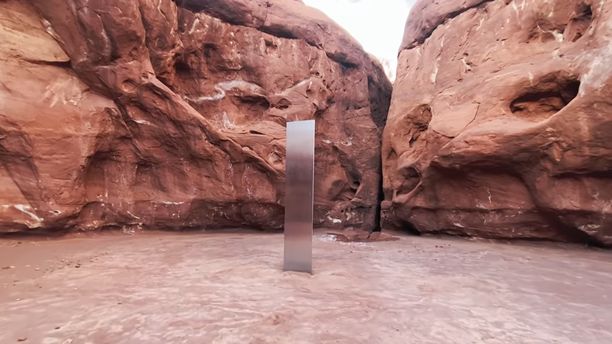 Тайны пустыни. Пустыня Гоби олгой хорхой. Тайный монолит. Brm5 Monolith in Desert. Do disappearing Monument.