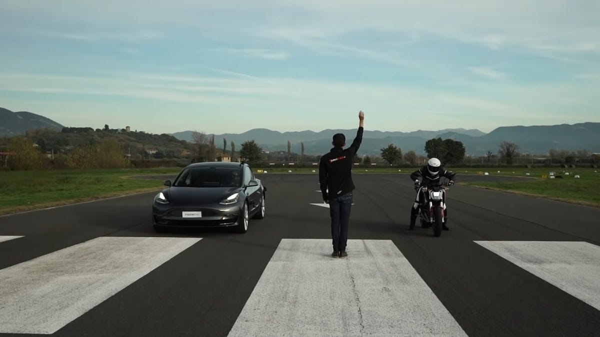 model 3 performance drag race