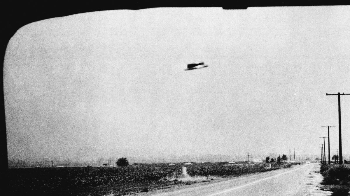 The U.S. Navy Is Making It Easier for Pilots to Report UFO Sightings