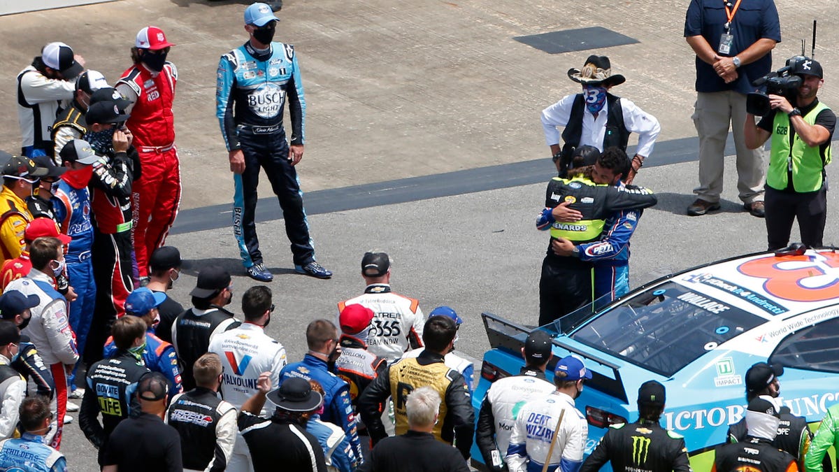 Noose Found In Bubba Wallace's NASCAR Garage Has Been Hanging Since ...