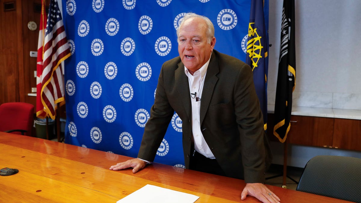 Feds Raid Uaw Presidents Home In Corruption Probe