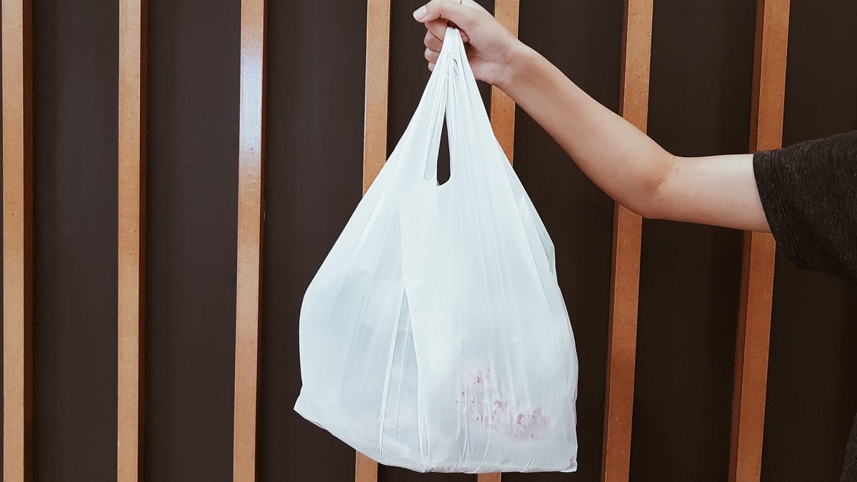 Plastic bag recycling: Stores like Target and Walmart promise to help but  are your bags actually ending up in the landfill? - ABC7 Chicago