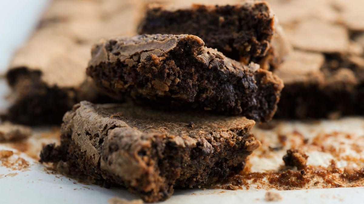 BEST BOX PILLSBURY FUDGE BROWNIES! JUST ADD WALNUTS! NEW WILTON