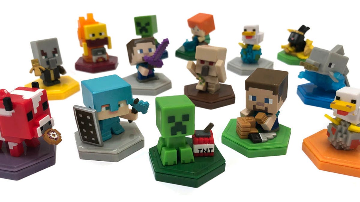  Mattel MINECRAFT Earth BOOST MINI FIGURES 2-PACK NFC-Chip Toys,  Earth Augmented Reality Mobile Game, Based on Minecraft Video Game, Great  for Playing, Trading, and Collecting, Adventure Toy : Toys & Games