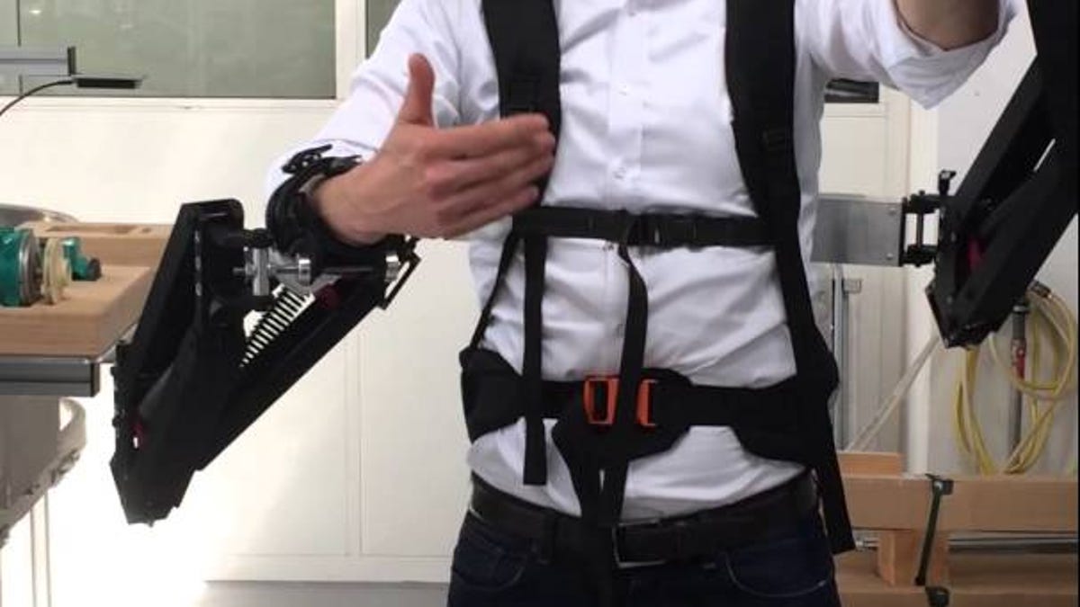 This Exoskeleton Rig Makes Factory Workers 10 Times Stronger