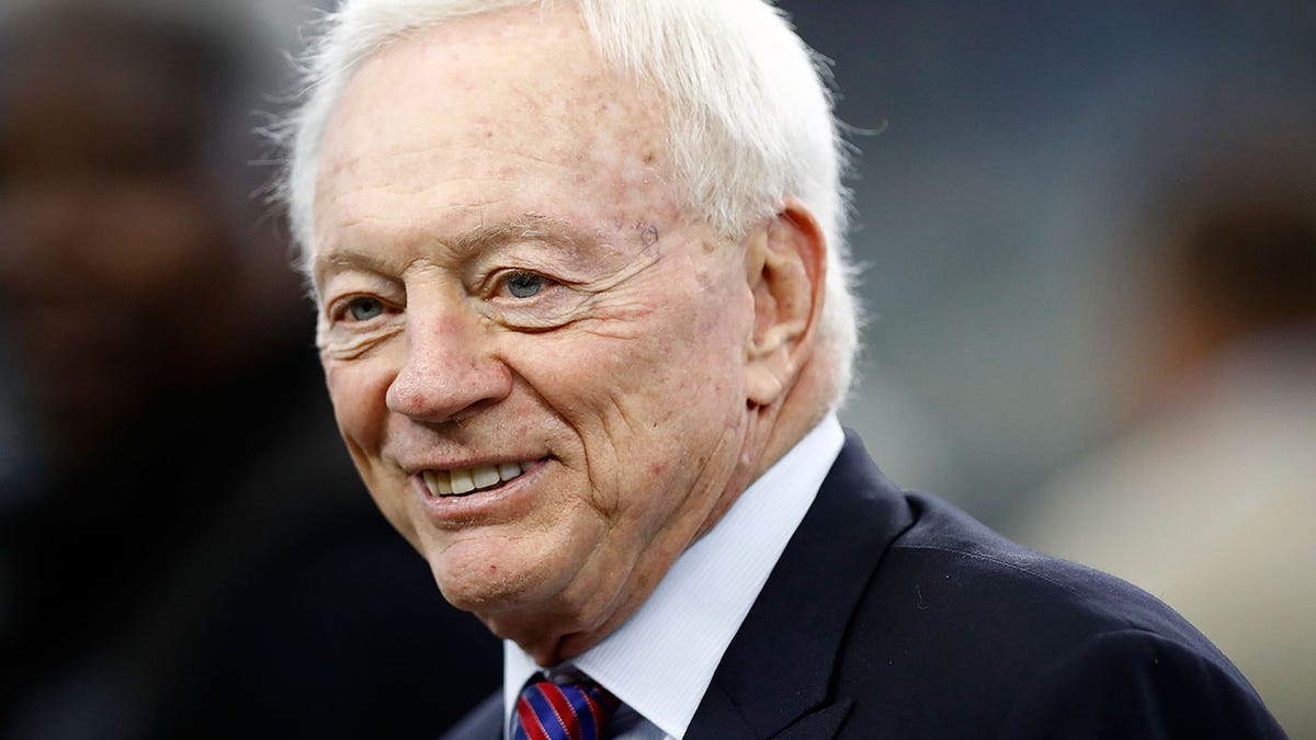 Jerry Jones Offers To Pay Players' Fines For Domestic Violence