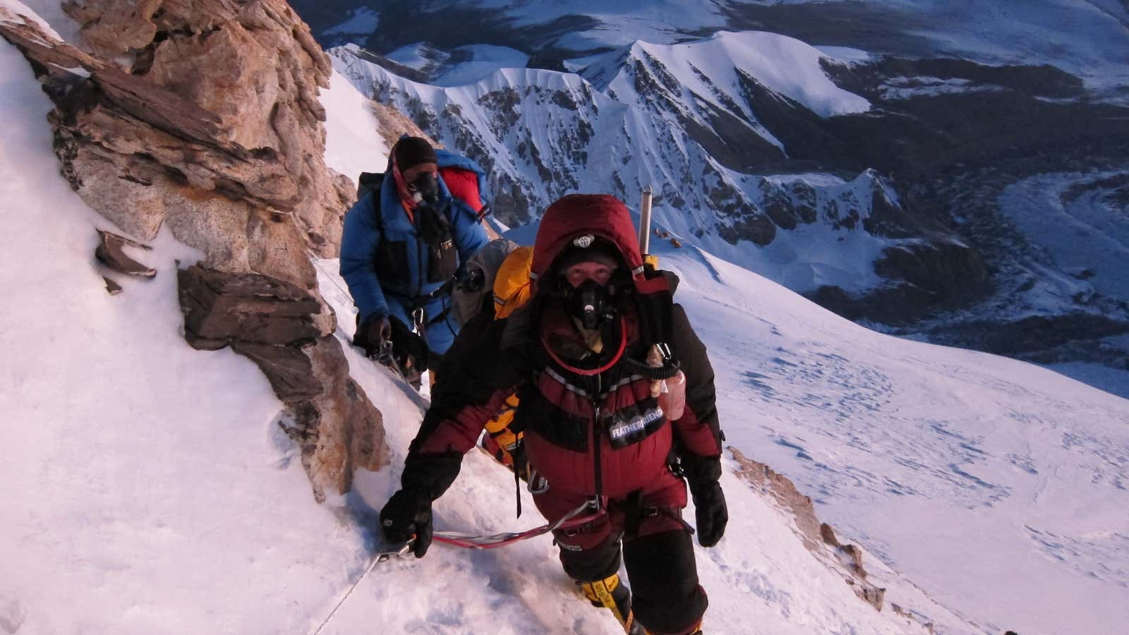 Mountaineer Vanessa O’Brien and Kami Sherpa on the way to the Shishapangma summit in Tibet.