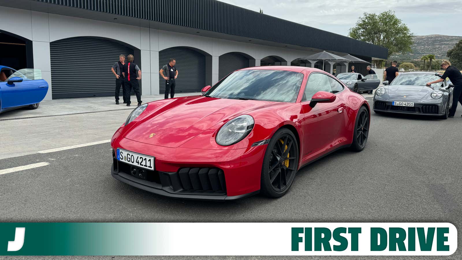 2025 Porsche 911 Carrera GTS T-Hybrid ist so gut dass die Hasser dagegen richtig dumm aussehen