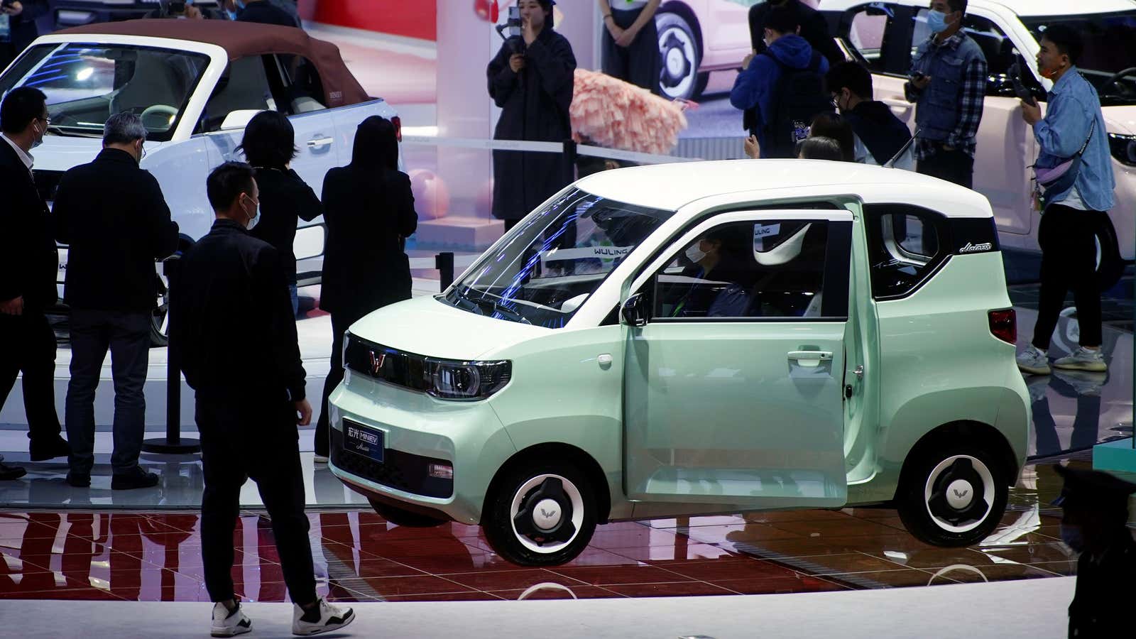 The 4 400 Hong Guang Mini EV is outselling Tesla in China