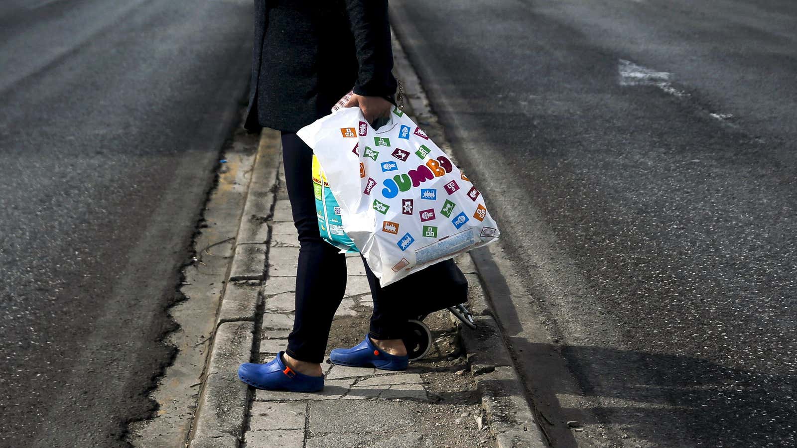 Shoppers collectively use around 500 billion single-use plastic bags every year.