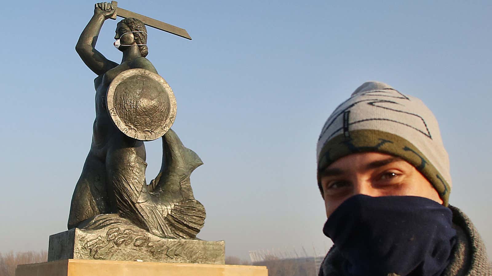 An anti-smog mask for the Warsaw mermaid, the city’s symbol.