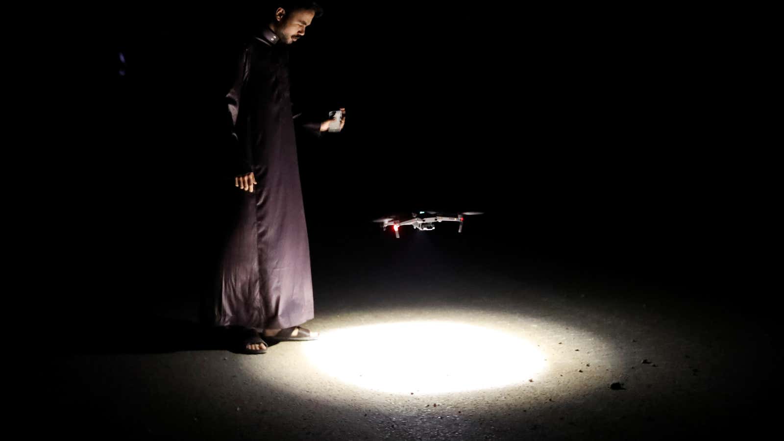 A member of the Libyan internationally recognised government forces operates a drone at outskirts of Tripoli, Libya May 11, 2019. REUTERS/Goran Tomasevic – RC1503C7E8A0