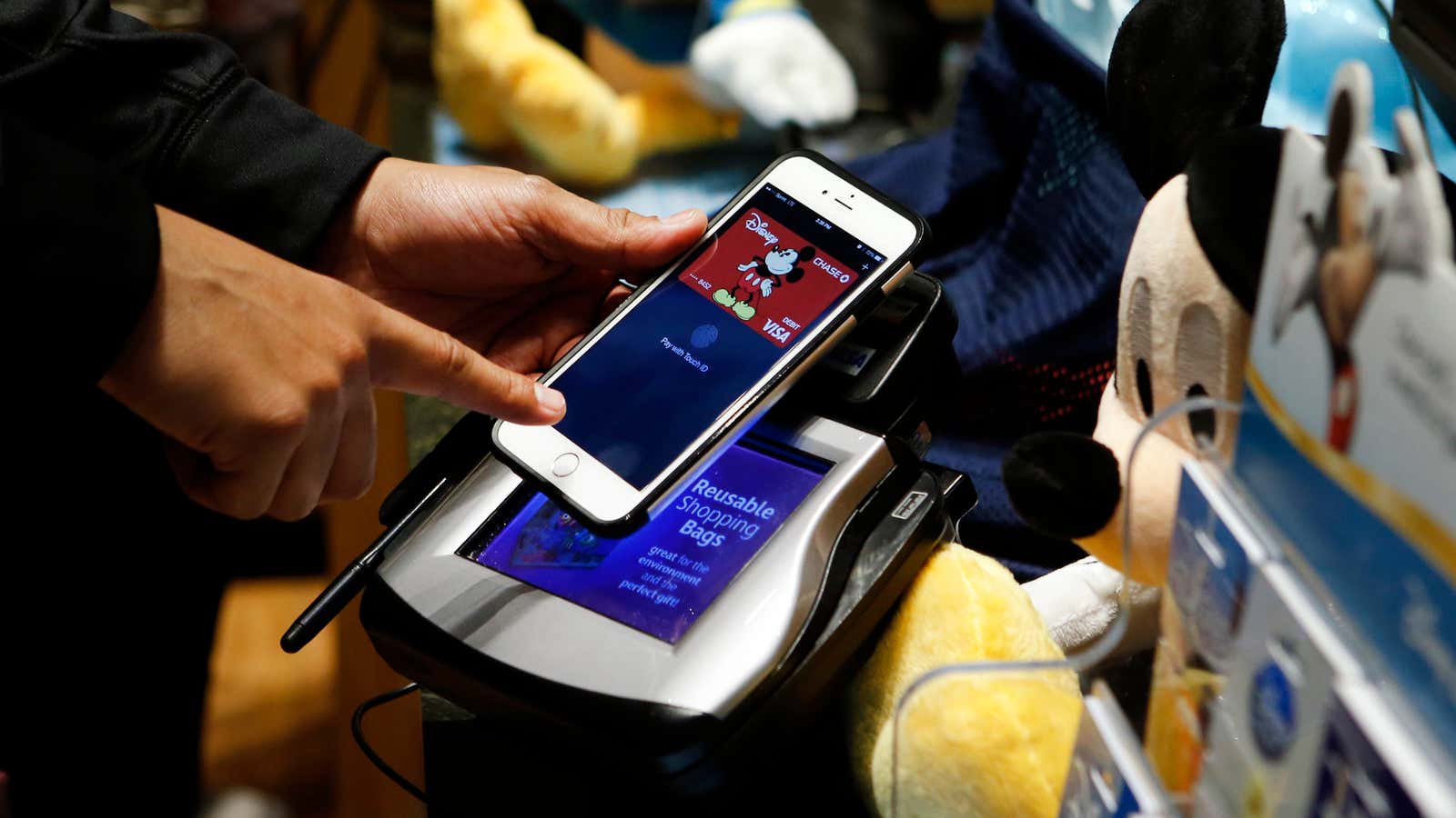 Shoppers are still uncertain about Apple Pay.