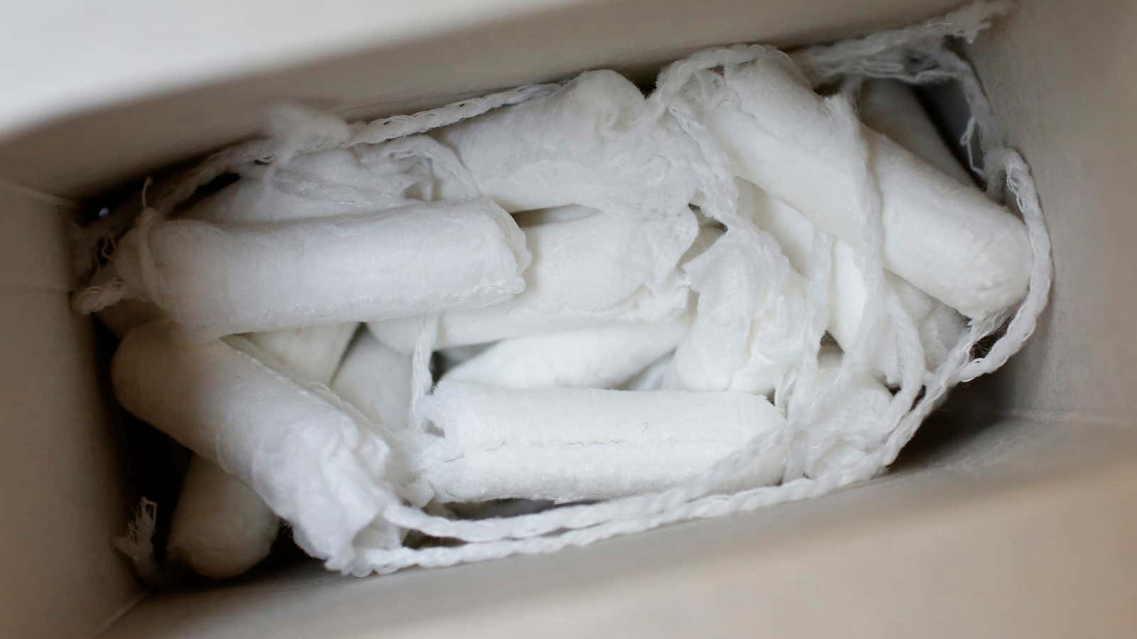 Why American women use applicator tampons and European women don't