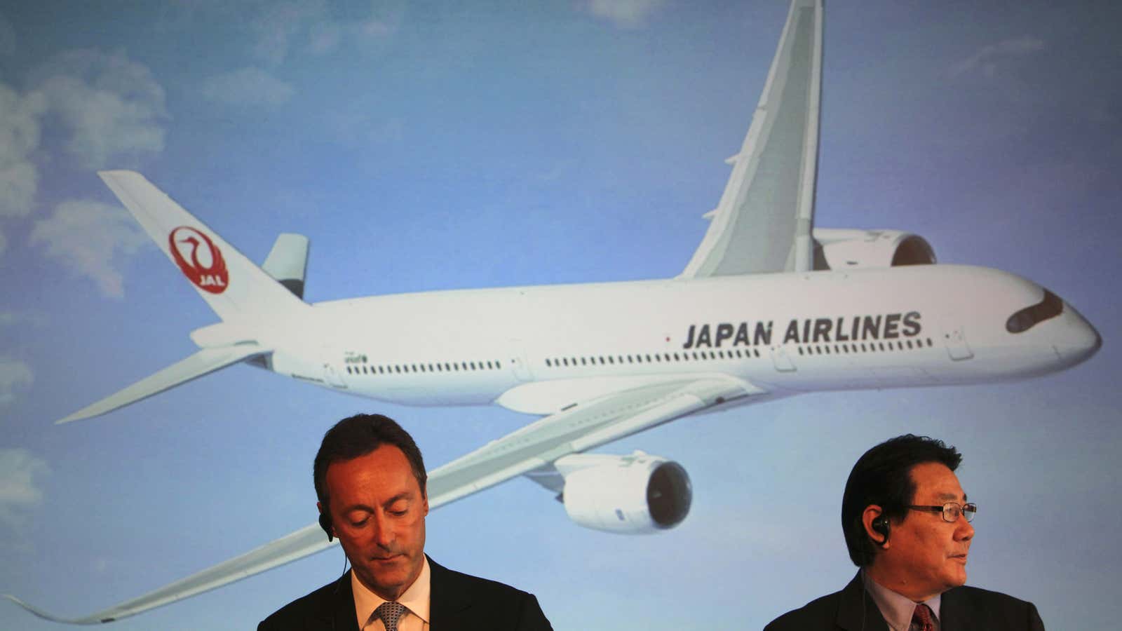 The bosses of Airbus and Japan Airlines announce an historic order.