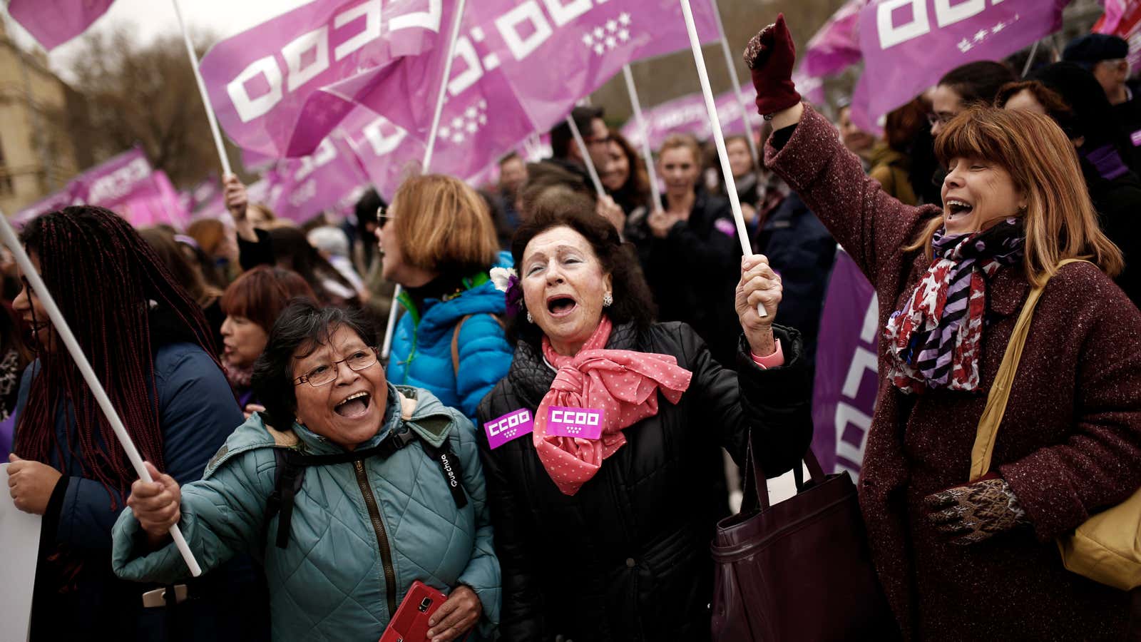 The women of Madrid out in force.