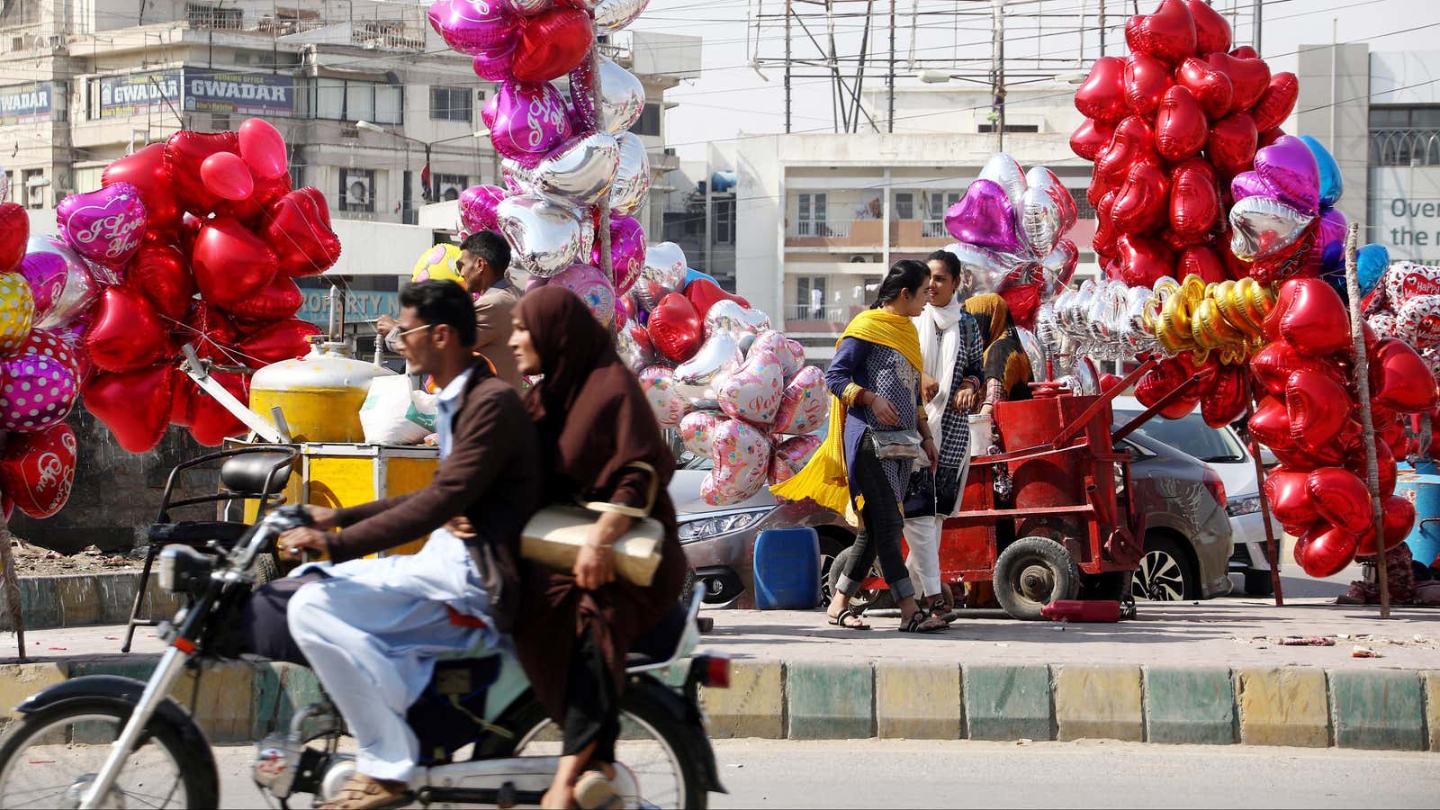 A day for love. (EPA/Shahzaib Akber)