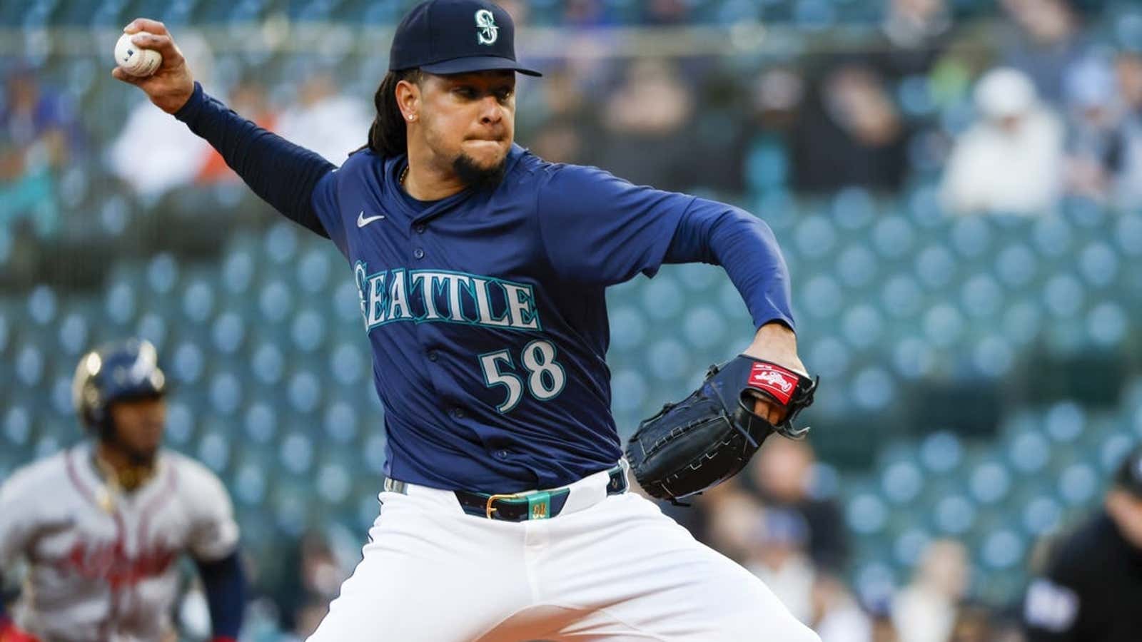 Image for Luis Castillo continues cruising on mound as M's edge Braves