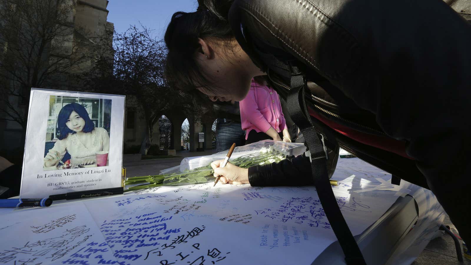 Mourning Chinese student Lu Lingzi.