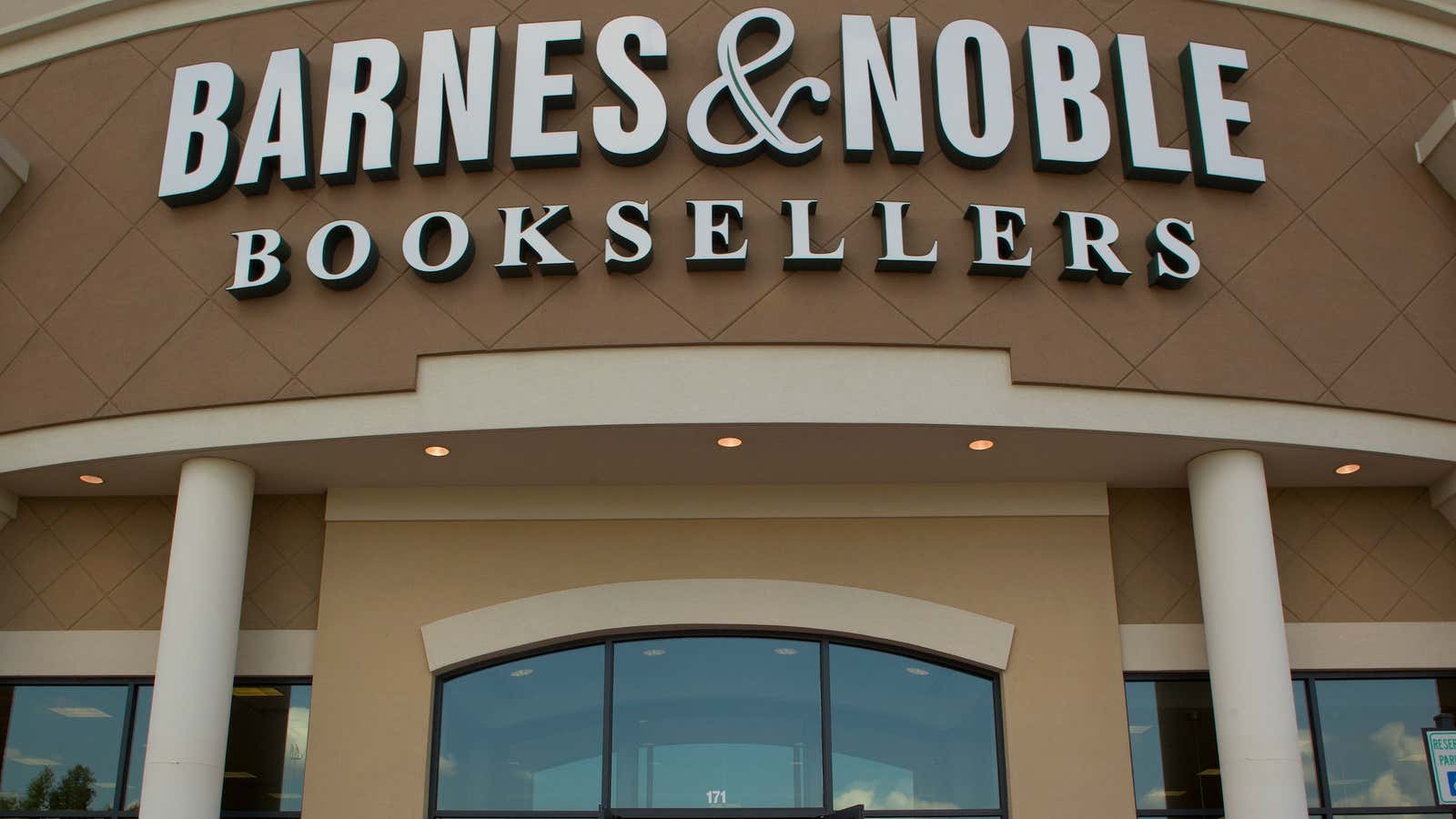 Real books better than e-books for Barnes &amp; Noble.