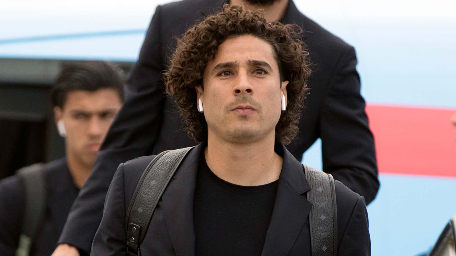 Mexico’s Guillermo Ochoa in AirPods, heading to the World Cup in Russia.