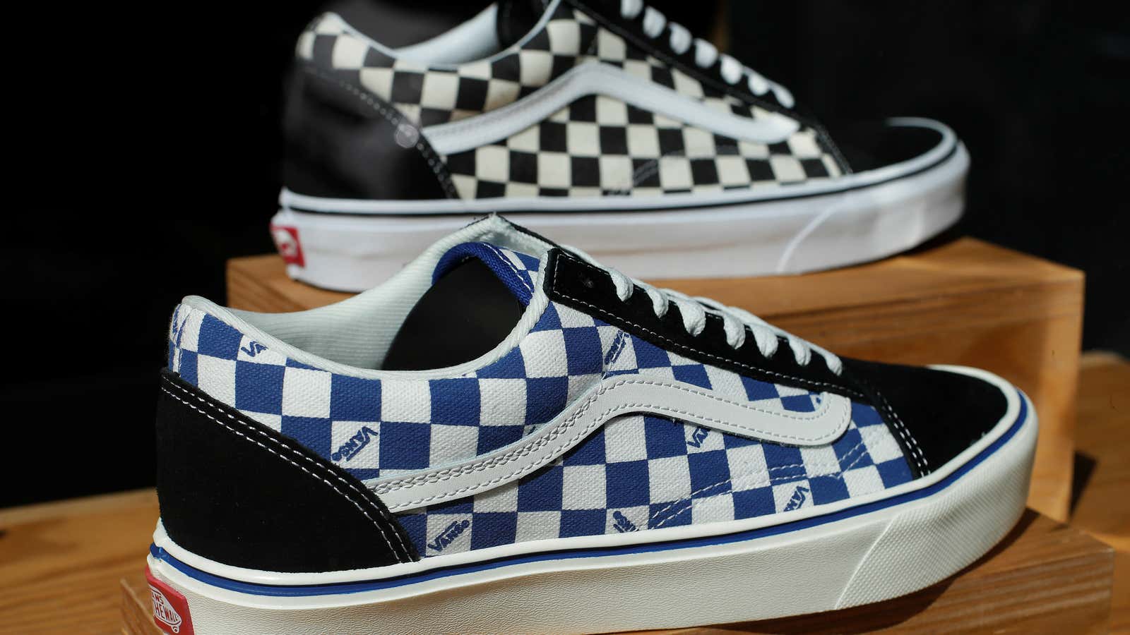 Dark blue hotsell checkerboard vans