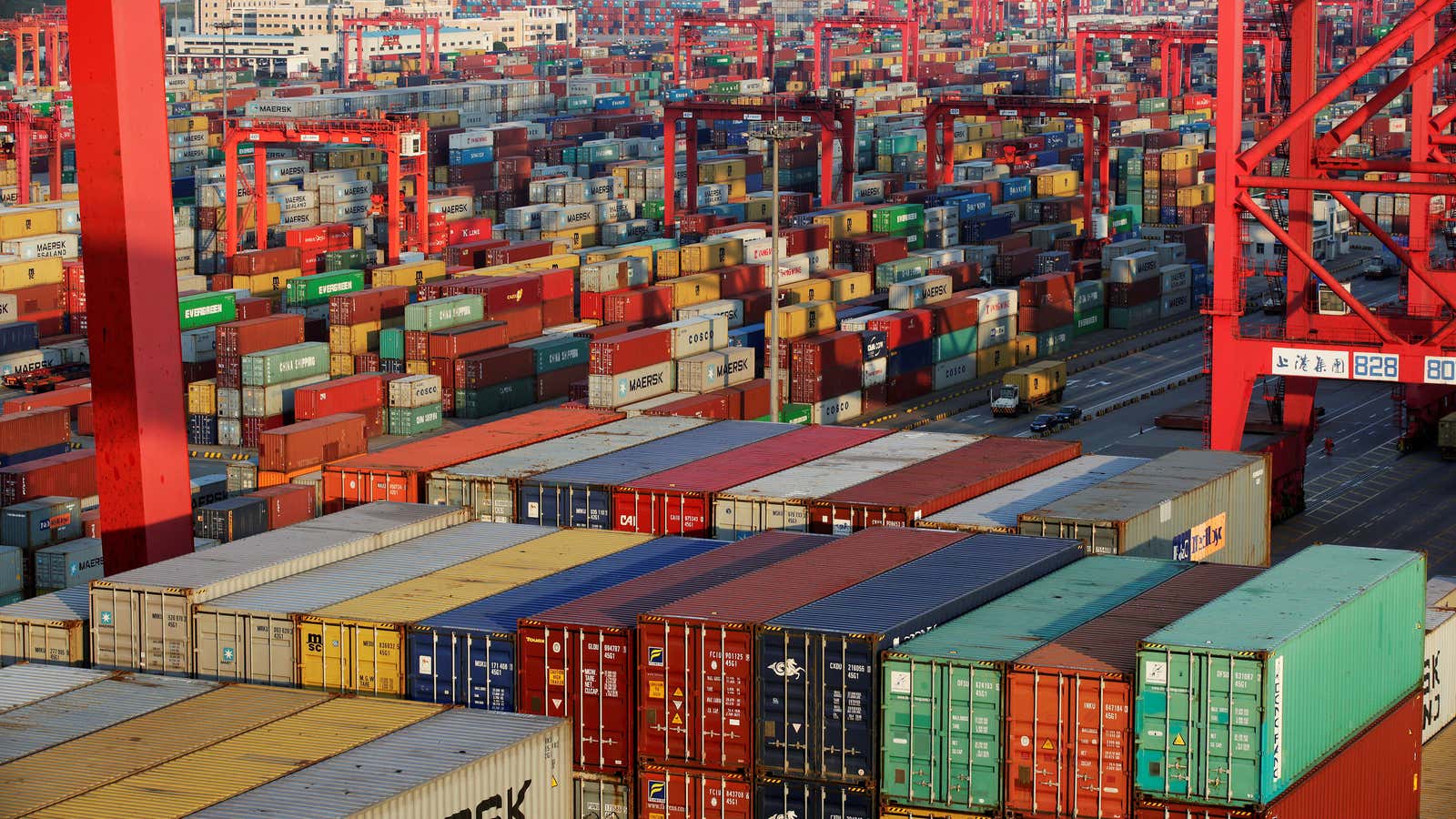 Container boxes are seen at the Yangshan Deep Water Port, part of the Shanghai Free Trade Zone, in Shanghai, China September 24, 2016. Picture taken September 24, 2016. REUTERS/Aly Song/File Photo – S1BEUGQTYXAC