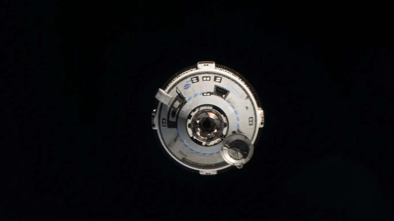 Image for El Starliner de Boeing ahora tiene 5 fugas mientras está estacionado fuera de la ISS