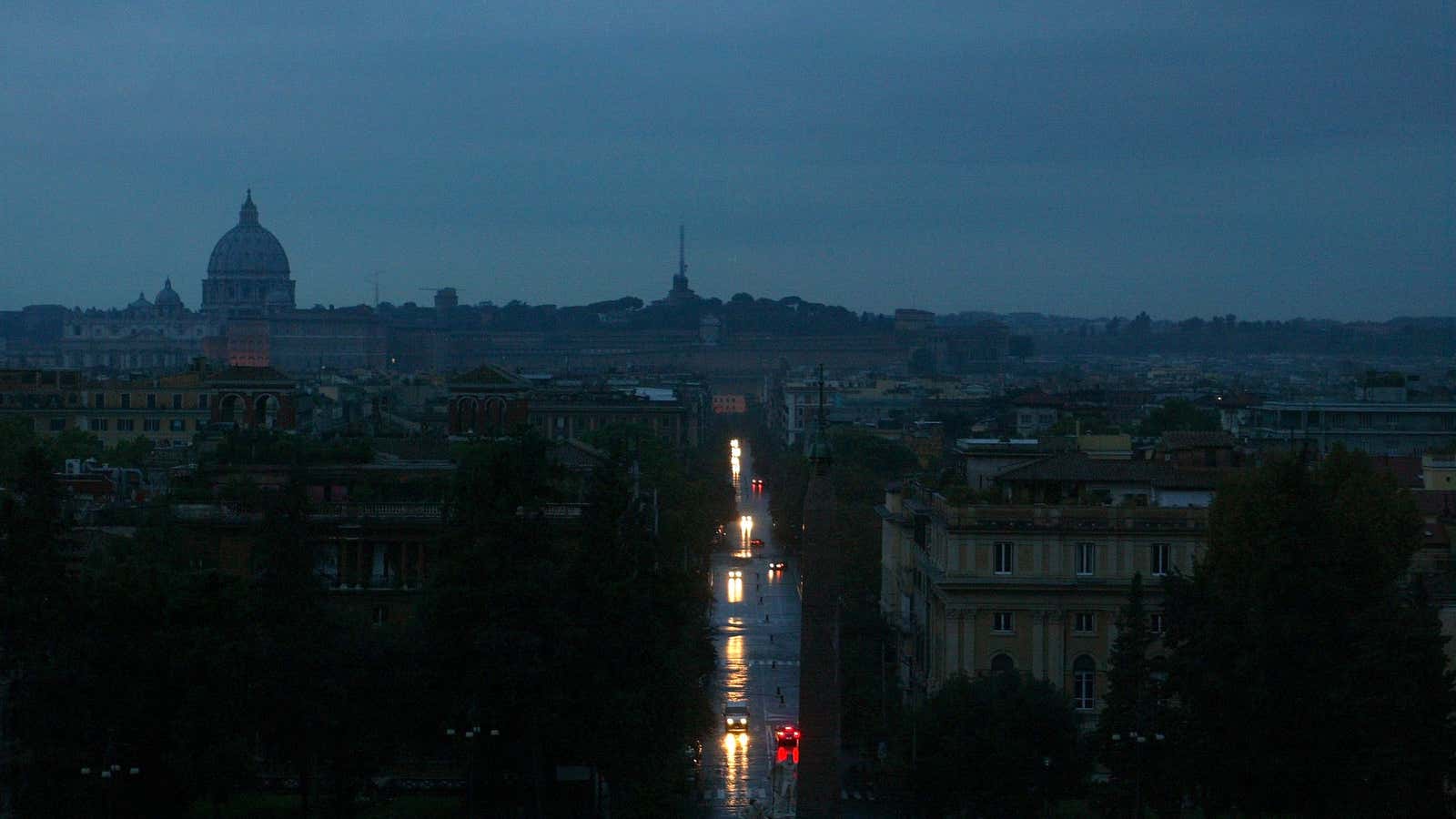 The Rome skyline is seen at sunrise during a power outage September 28,
2003. A power cut hit a large part of Italy in the early hours of Sunday
morning. The national grid authority said the blackout was caused by a
malfunction of incoming electricity lines from abroad. Pictures of the Year
2003    Pictures of the month September 2003     NO RIGHTS CLEARANCES OR PERMISSIONS ARE REQUIRED FOR THIS IMAGE
REUTERS/Alessia Pierdomenico
AMP – RP4DRIFRYOAE