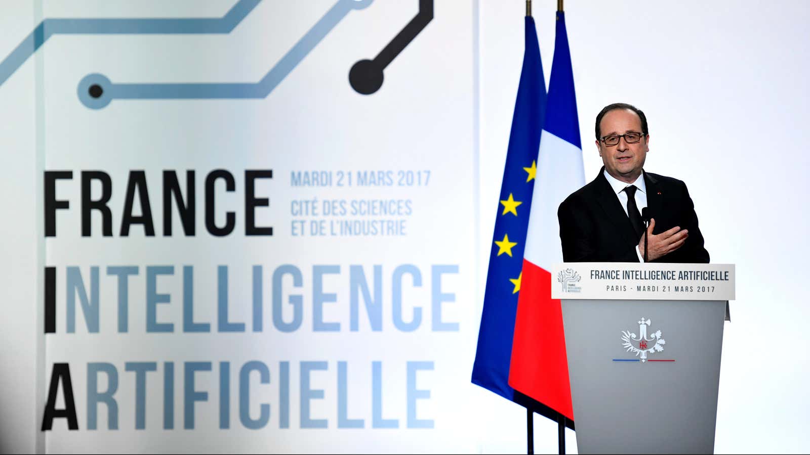 French president Francois Hollande lays out France’s AI strategy.