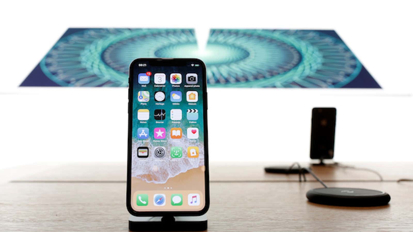 The new iPhone X is pictured at the Apple Store Marche Saint-Germain in Paris, France, November 3, 2017. REUTERS/Benoit Tessier – RC19C42D9860