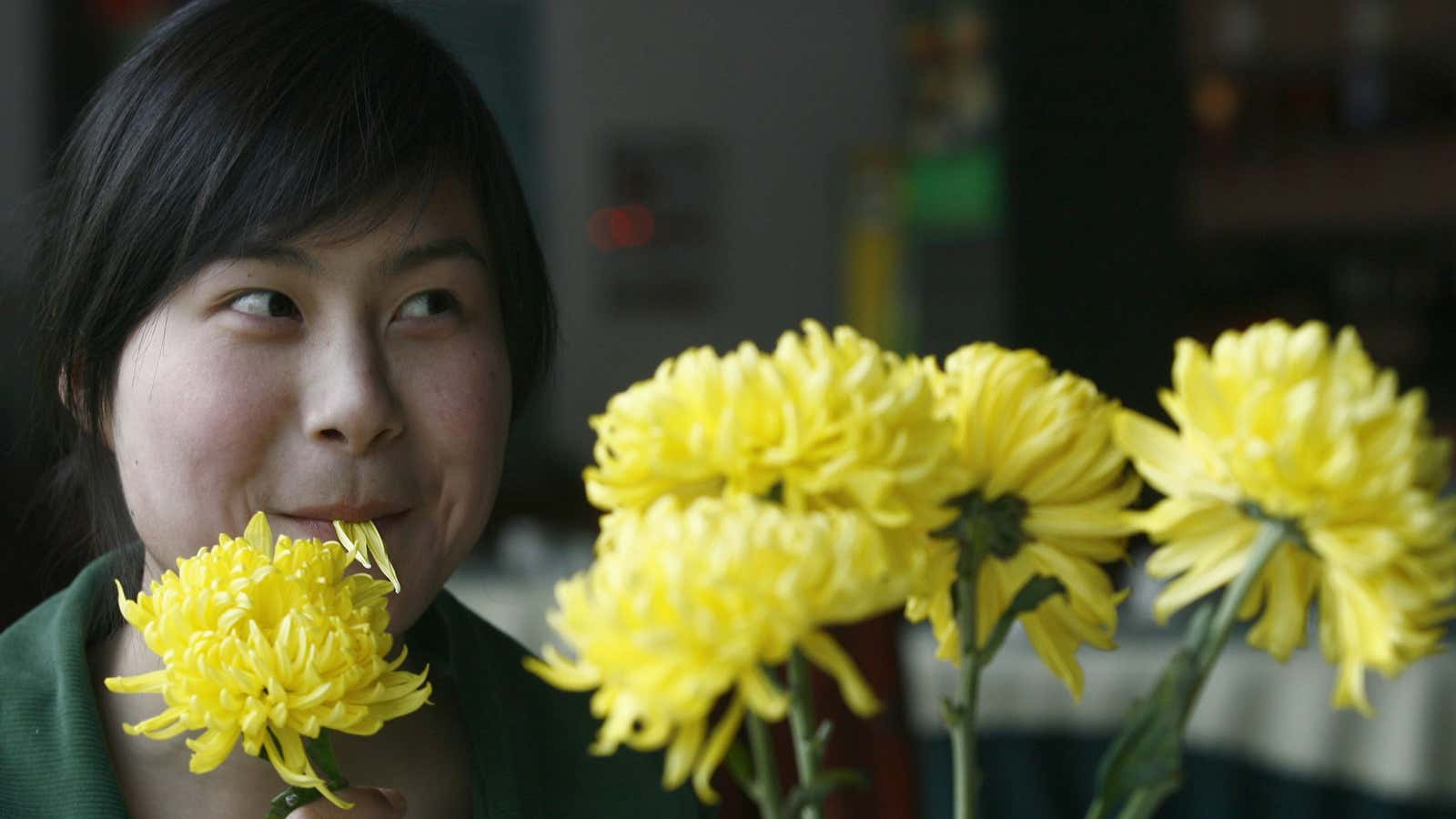 Please do eat (and smell) the chrysanthemums.