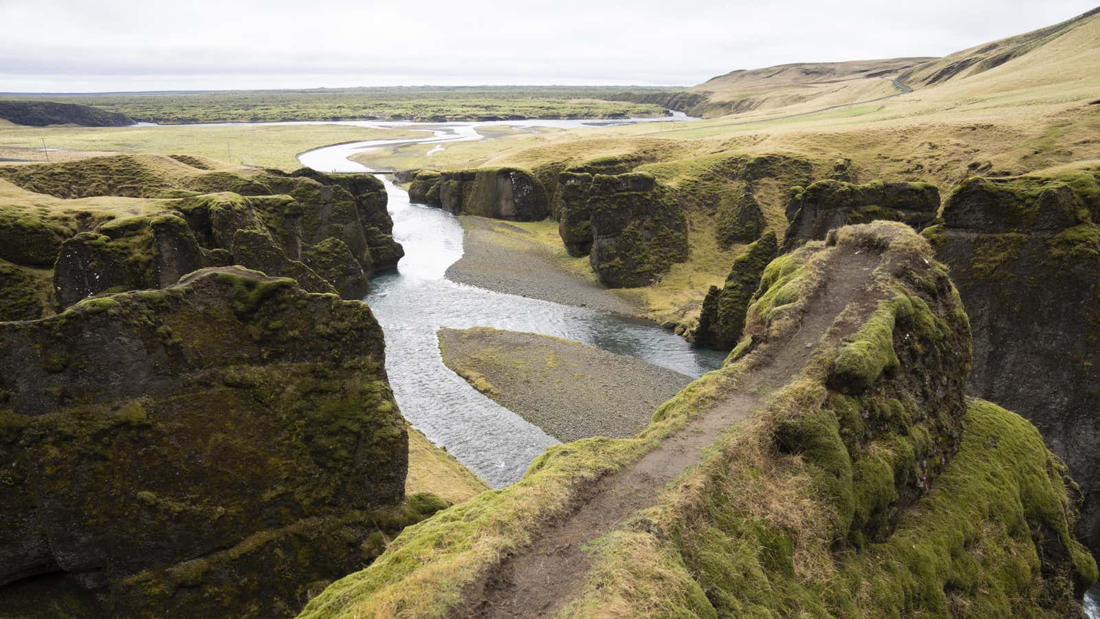 Fjadrárgljúfur Canyon was unprepared for Beliebers.