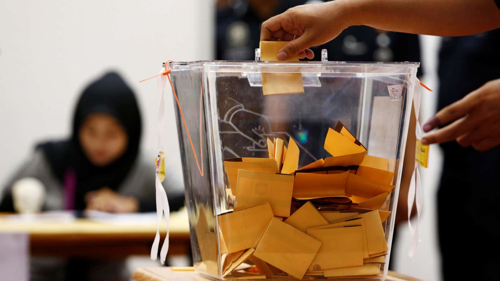 In The 2018 Malaysian Elections, Voters Are Using Facebook And Twitter ...