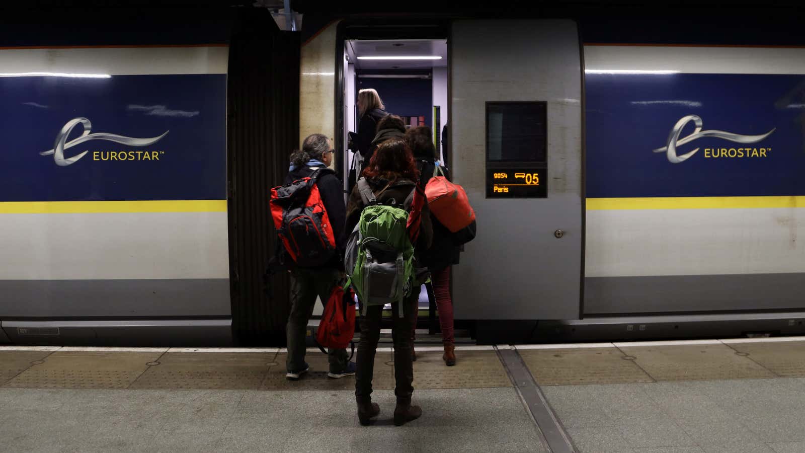 Final Eurostar to Paris departs before coronavirus border closure