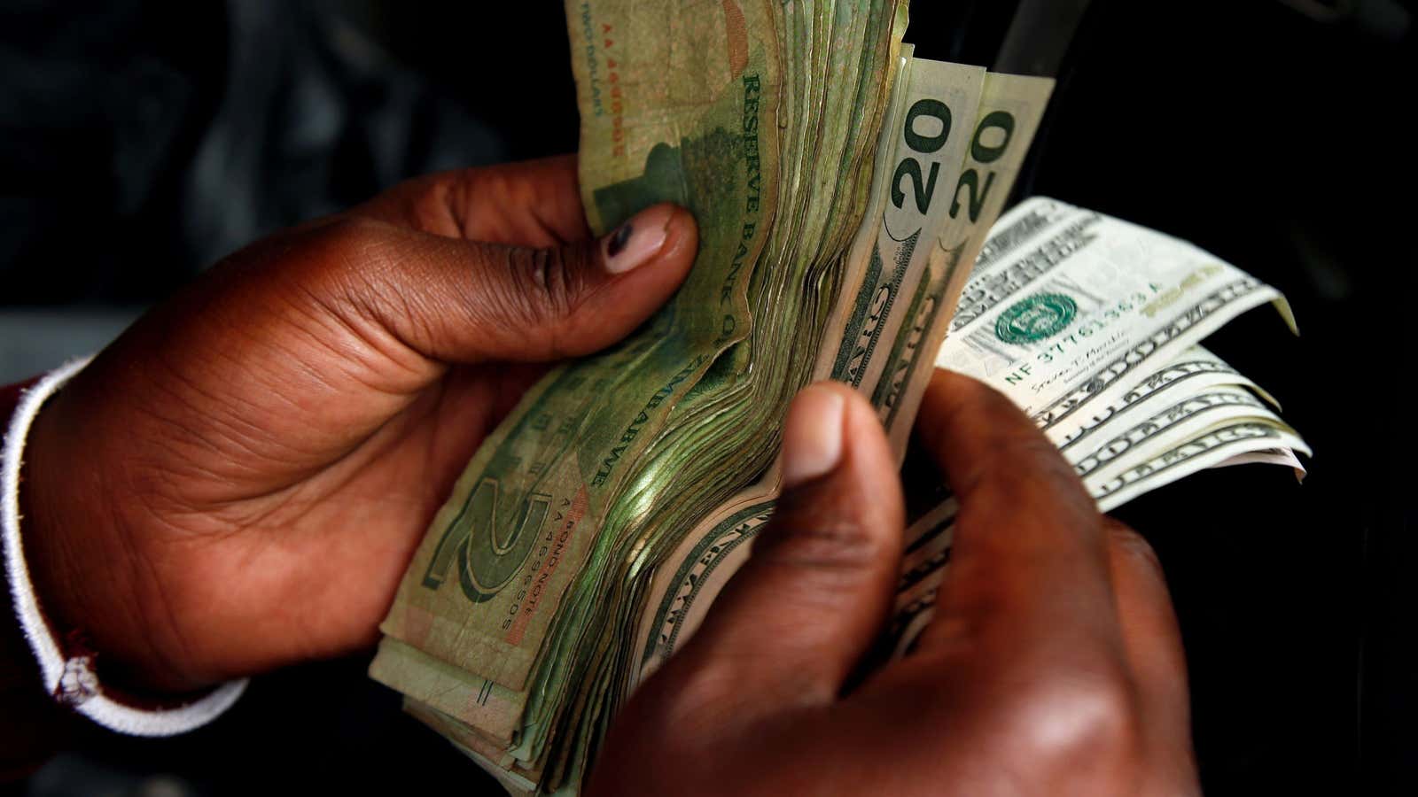 Zimbabwe new currency RTGs dollar replaces bond notes